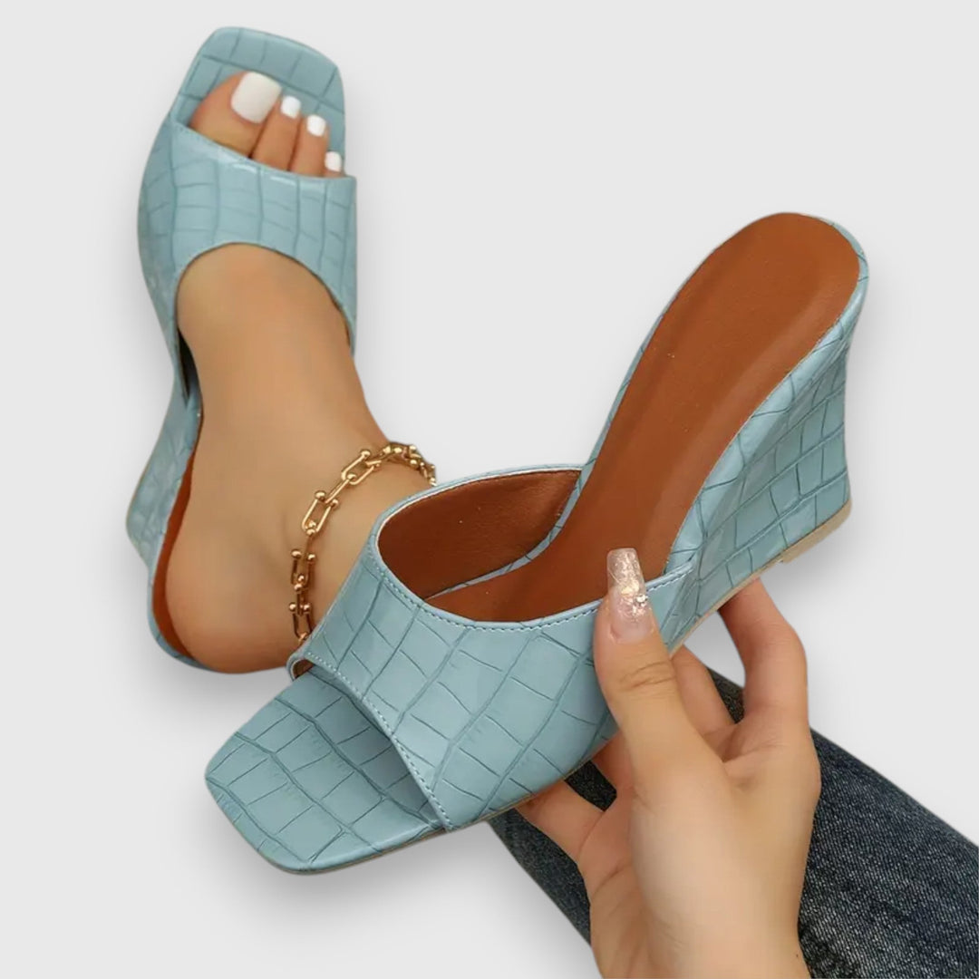Jasmin – Sandale s klinastom petom